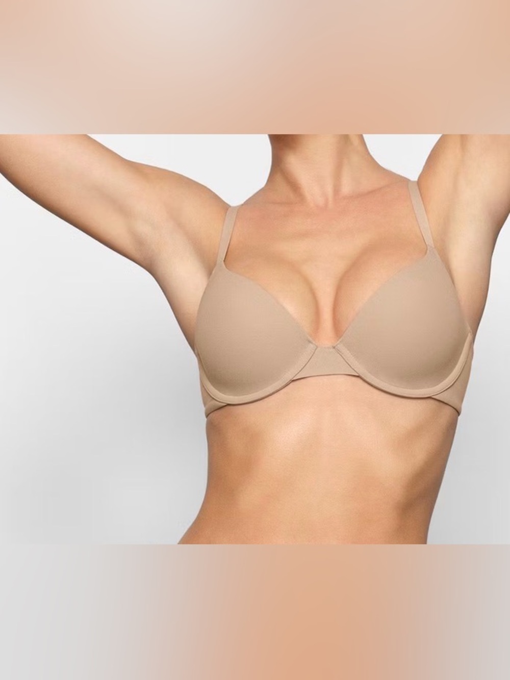 SKIMS fits everybody clay bra